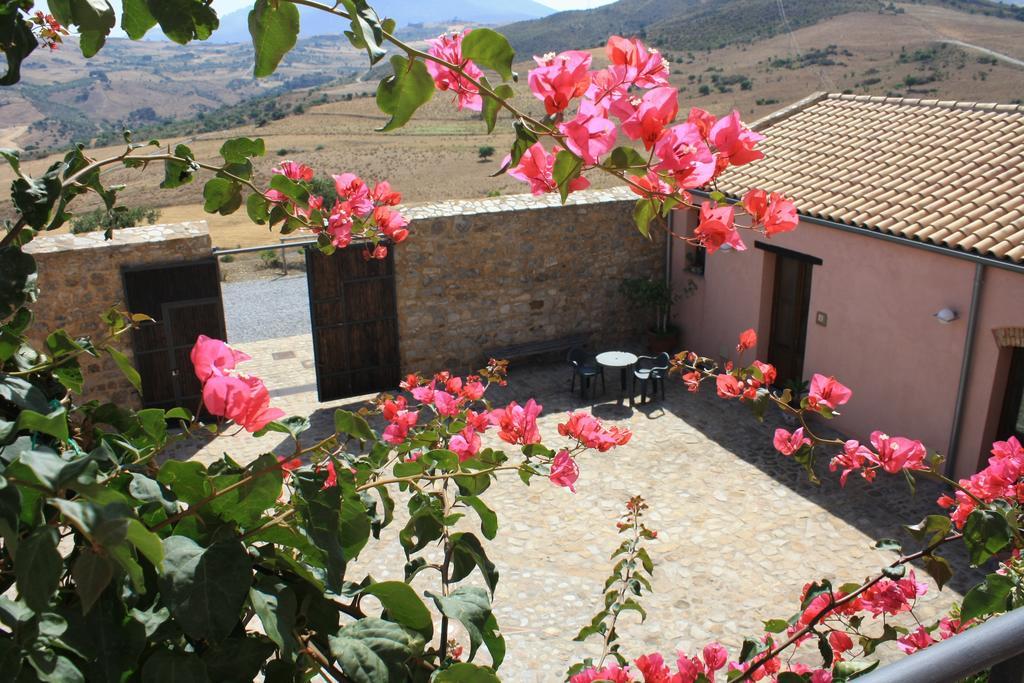 Agriturismo Case Tabarani Collesano Exteriér fotografie