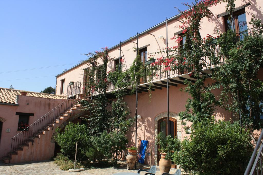 Agriturismo Case Tabarani Collesano Exteriér fotografie